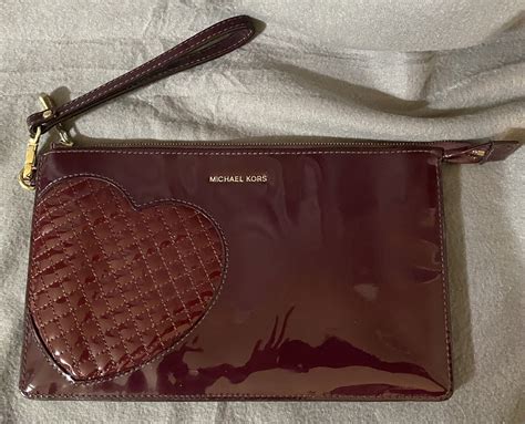 Michael Kors Large Daniela Plum Patent Leather Wristlet 